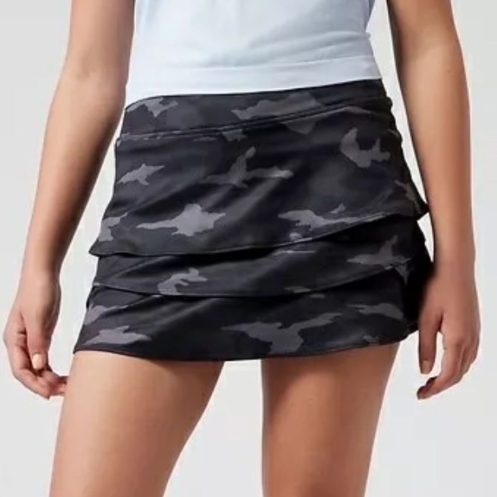 Athleta girl swing skort in camo XL(14)